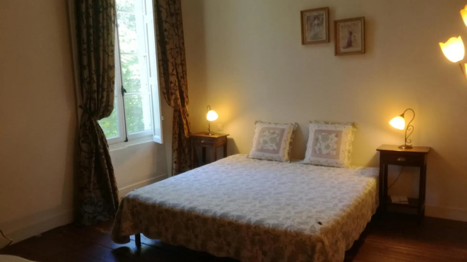 Frühstückspension Bed and Breakfast Manoir Larcouillet Merles