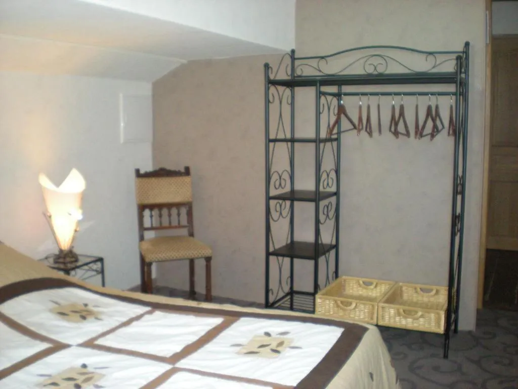 Bed and Breakfast Manoir Larcouillet Merles