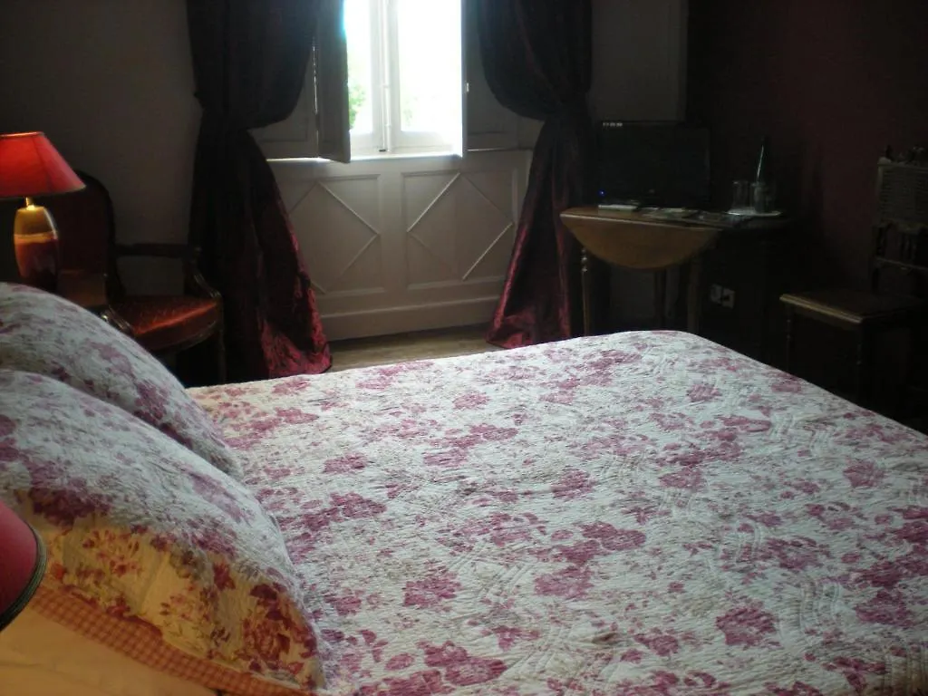 Bed and Breakfast Manoir Larcouillet Merles 0*,